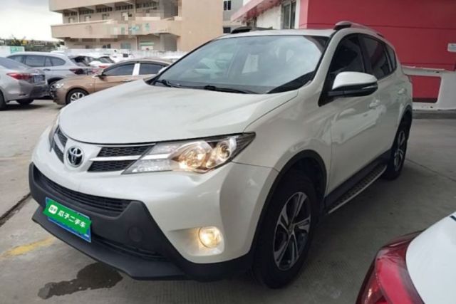 Used Toyota RAV4 2015 2.0L CVT Two-Wheel Drive Fashion Edition