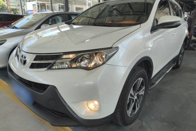 Used Toyota RAV4 2015 2.0L CVT Two-Wheel Drive Fashion Edition