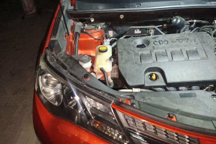Used Toyota RAV4 2015 2.0L CVT Four-Wheel Drive New Edition Engine Bay Right