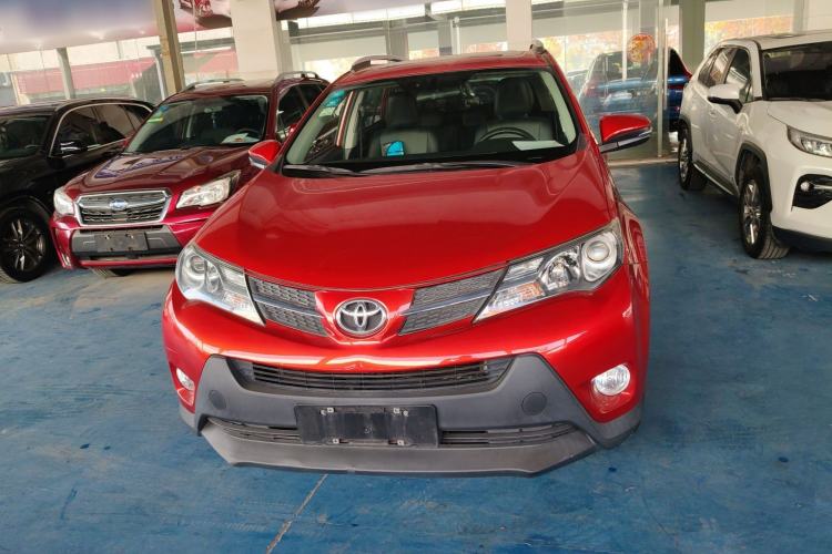 Used Toyota RAV4 2015 2.0L CVT Two-Wheel Drive Fashion Edition Front
