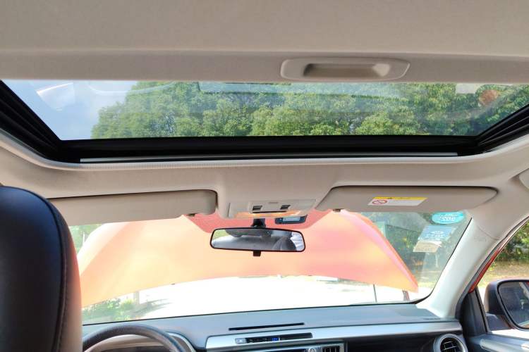 Used Toyota RAV4 2015 2.0L CVT Two-Wheel Drive Fashion Edition Headliner