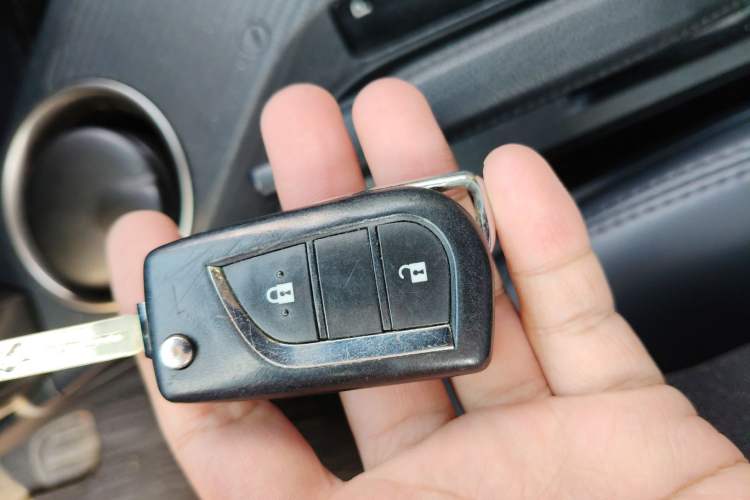Used Toyota RAV4 2015 2.0L CVT Two-Wheel Drive Fashion Edition Interior 1