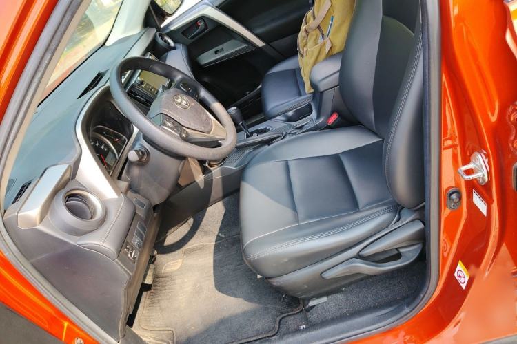 Used Toyota RAV4 2015 2.0L CVT Two-Wheel Drive Fashion Edition Left Front Seat