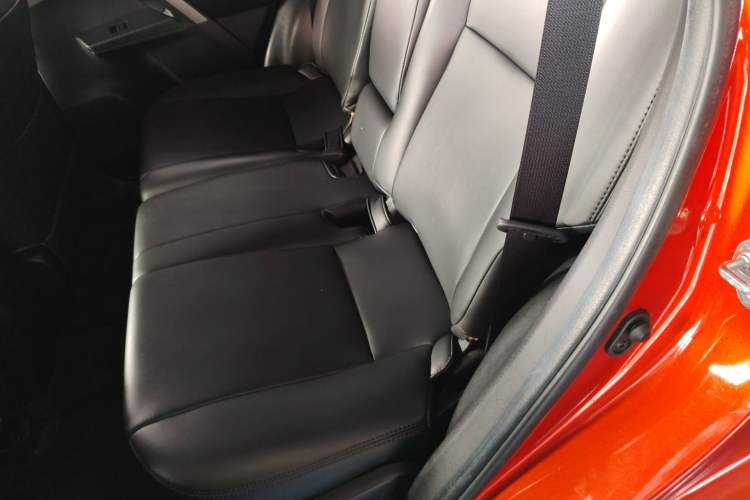 Used Toyota RAV4 2015 2.0L CVT Two-Wheel Drive Fashion Edition Left Rear Seat