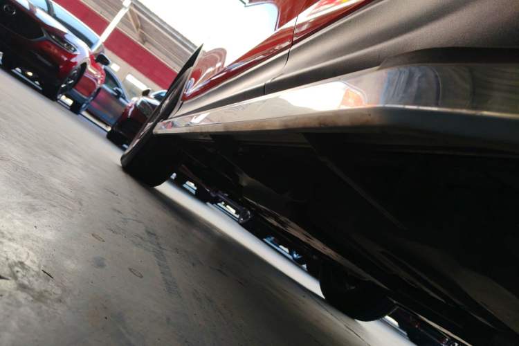 Used Toyota RAV4 2015 2.0L CVT Two-Wheel Drive Fashion Edition Left Side Sill