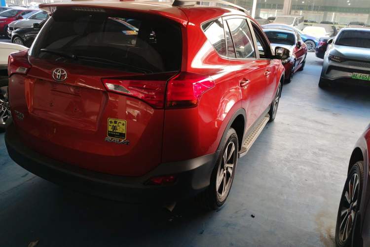Used Toyota RAV4 2015 2.0L CVT Two-Wheel Drive Fashion Edition Right Rear Taillight
