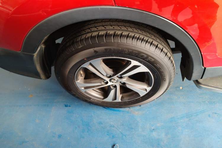 Used Toyota RAV4 2015 2.0L CVT Two-Wheel Drive Fashion Edition Right Rear Wheel Hub