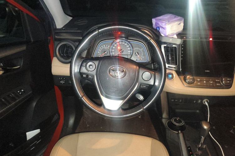 Used Toyota RAV4 2015 2.0L CVT Four-Wheel Drive New Edition Steering Wheel