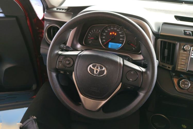 Used Toyota RAV4 2015 2.0L CVT Two-Wheel Drive Fashion Edition Steering Wheel