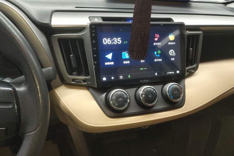 Used Toyota RAV4 2016 2.0L CVT Two-Wheel Drive Urban Edition China V Standard Audio And AC Panel