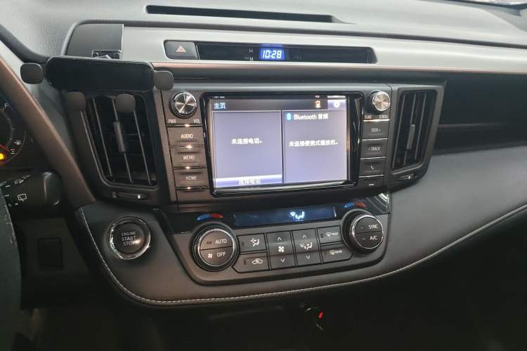 Used Toyota RAV4 2016 2.0L CVT Two-Wheel Drive Fashion Edition China V Standard Audio And AC Panel