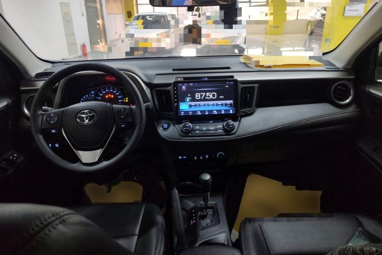 Used Toyota RAV4 2016 2.0L CVT Two-Wheel Drive Comfort Edition China V Standard Center Console
