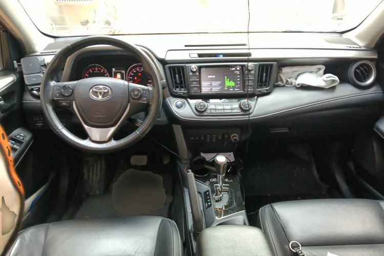 Used Toyota RAV4 2016 2.5L Automatic 4x4 Elite Edition Center Console