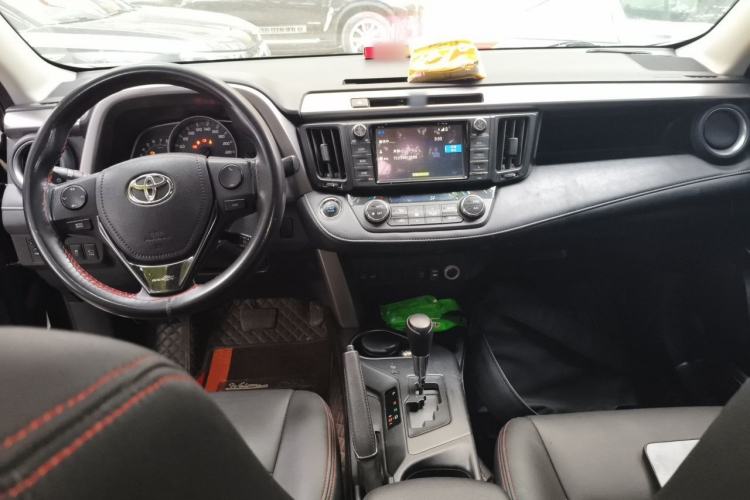 Used Toyota RAV4 2016 2.0L CVT Two-Wheel Drive Fashion Edition China V Standard Center Console