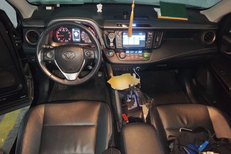 Used Toyota RAV4 2016 2.0L CVT Two-Wheel Drive Smart Edition China V Standard Center Console