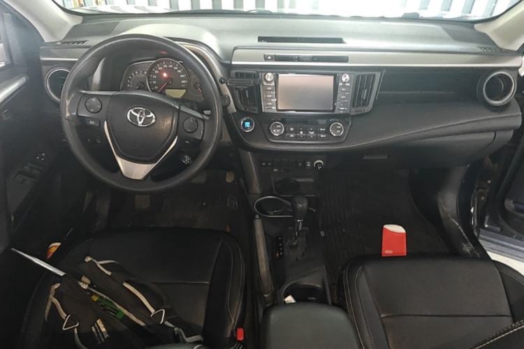 Used Toyota RAV4 2016 2.0L CVT Two-Wheel Drive Fashion Edition China V Standard Center Console
