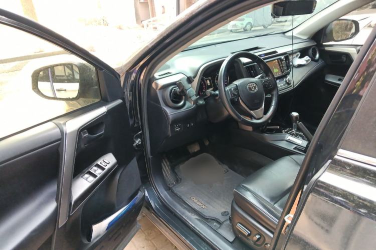 Used Toyota RAV4 2016 2.5L Automatic 4x4 Elite Edition Driver Seat