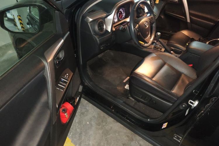 Used Toyota RAV4 2016 2.0L CVT Two-Wheel Drive Smart Edition China V Standard Driver Seat