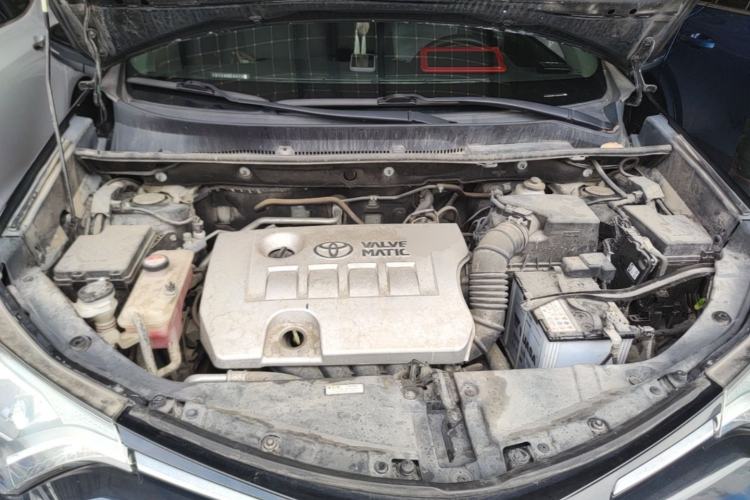 Used Toyota RAV4 2016 2.0L CVT Two-Wheel Drive Fashion Edition China V Standard Engine Bay