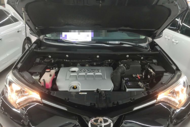 Used Toyota RAV4 2016 2.0L CVT Two-Wheel Drive Urban Edition China V Standard Engine Bay