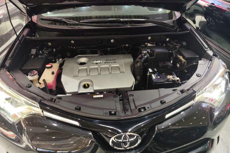 Used Toyota RAV4 2016 2.0L CVT Two-Wheel Drive Smart Edition China V Standard Engine Bay