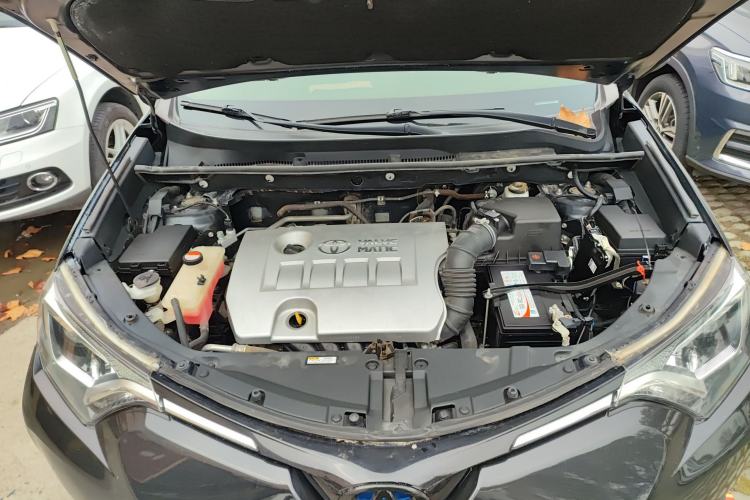 Used Toyota RAV4 2016 2.0L CVT Two-Wheel Drive Fashion Edition China V Standard Engine Bay
