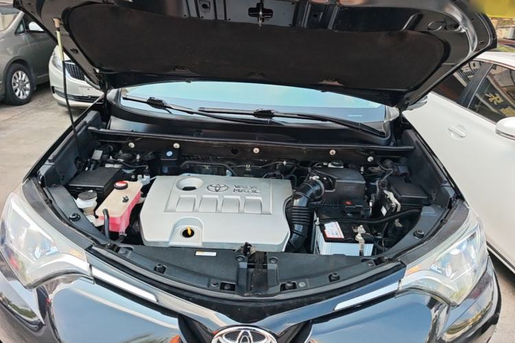 Used Toyota RAV4 2016 2.0L CVT Two-Wheel Drive Fashion Edition China V Standard Engine Bay