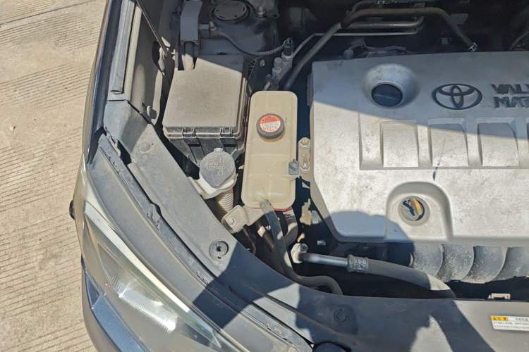 Used Toyota RAV4 2016 2.0L CVT Two-Wheel Drive Smart Edition China V Standard Engine Bay Right