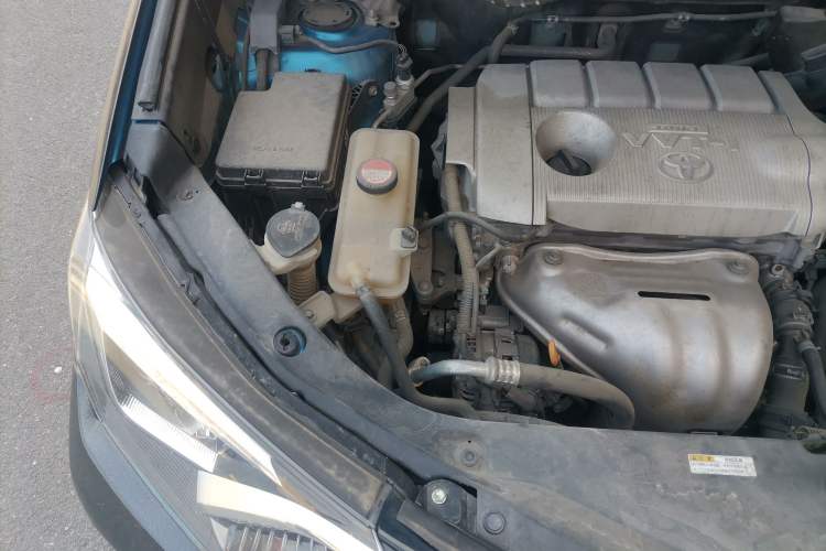 Used Toyota RAV4 2016 2.5L Automatic 4x4 Elite Edition Engine Bay Right