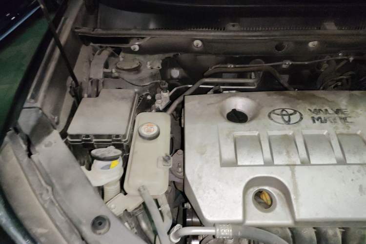 Used Toyota RAV4 2016 2.0L CVT Two-Wheel Drive Fashion Edition China V Standard Engine Bay Right