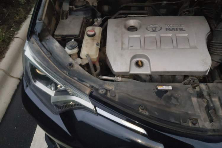 Used Toyota RAV4 2016 2.0L CVT Two-Wheel Drive Fashion Edition China V Standard Engine Bay Right