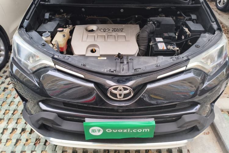 Used Toyota RAV4 2016 2.0L CVT Two-Wheel Drive Fashion Edition China V Standard Engine Bay