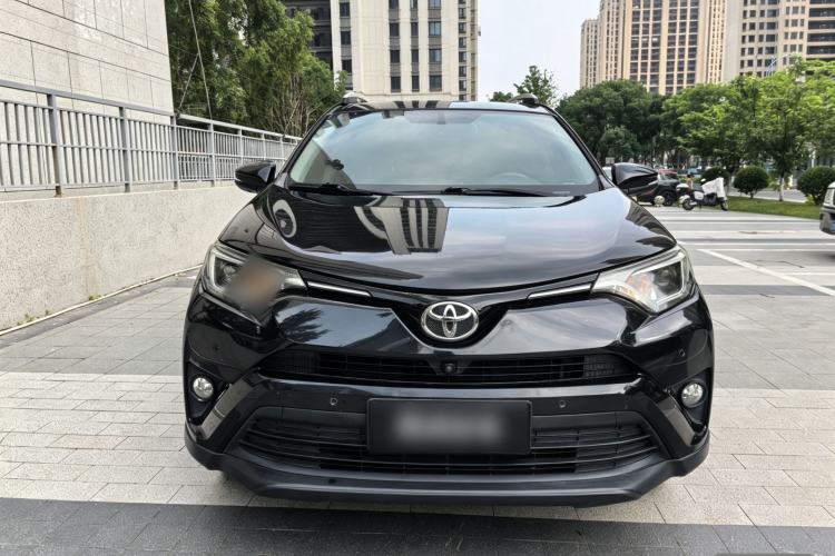 Used Toyota RAV4 2016 2.0L CVT Two-Wheel Drive Fashion Edition China V Standard Exterior 1