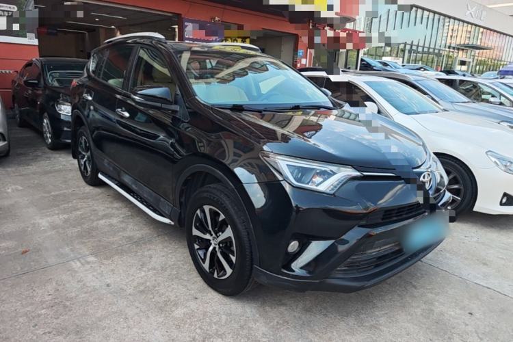 Used Toyota RAV4 2016 2.0L CVT Two-Wheel Drive Fashion Edition China V Standard Exterior 1