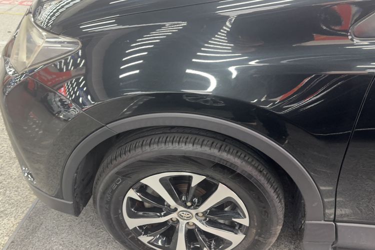Used Toyota RAV4 2016 2.0L CVT Two-Wheel Drive Fashion Edition China V Standard Exterior 2