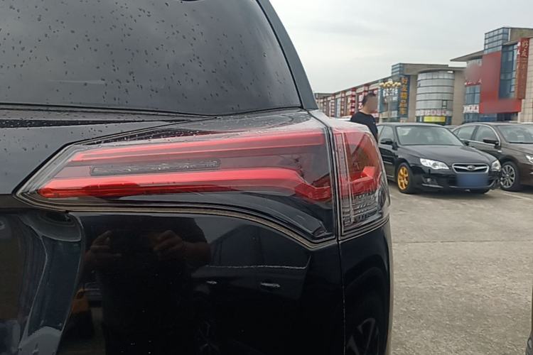 Used Toyota RAV4 2016 2.0L CVT Two-Wheel Drive Fashion Edition China V Standard Exterior 3