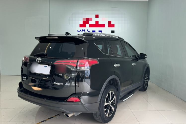 Used Toyota RAV4 2016 2.0L CVT Two-Wheel Drive Fashion Edition China V Standard Exterior 4