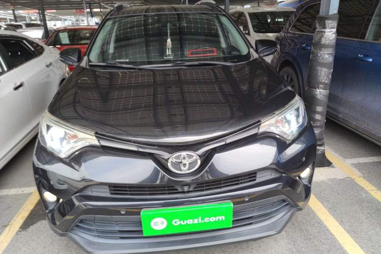 Used Toyota RAV4 2016 2.0L CVT Two-Wheel Drive Fashion Edition China V Standard Front