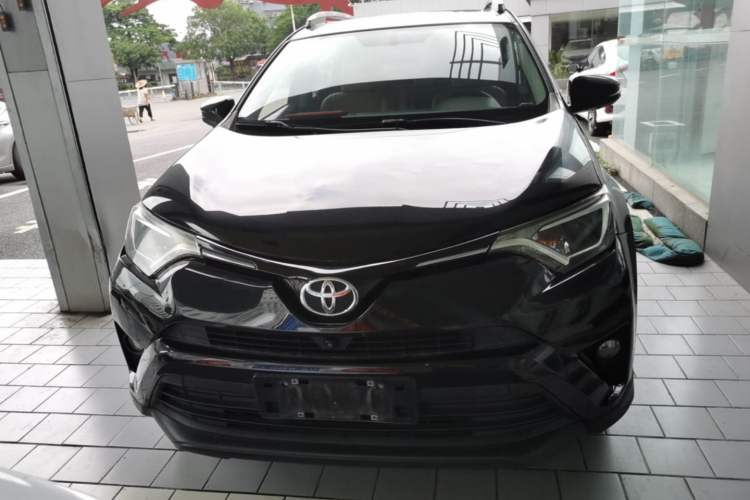 Used Toyota RAV4 2016 2.0L CVT Two-Wheel Drive Fashion Edition China V Standard Front