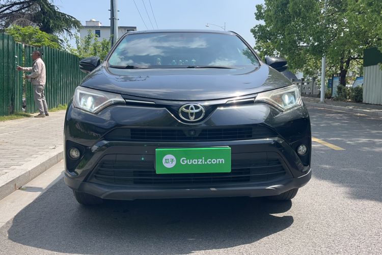 Used Toyota RAV4 2016 2.0L CVT Two-Wheel Drive Fashion Edition China V Standard Front