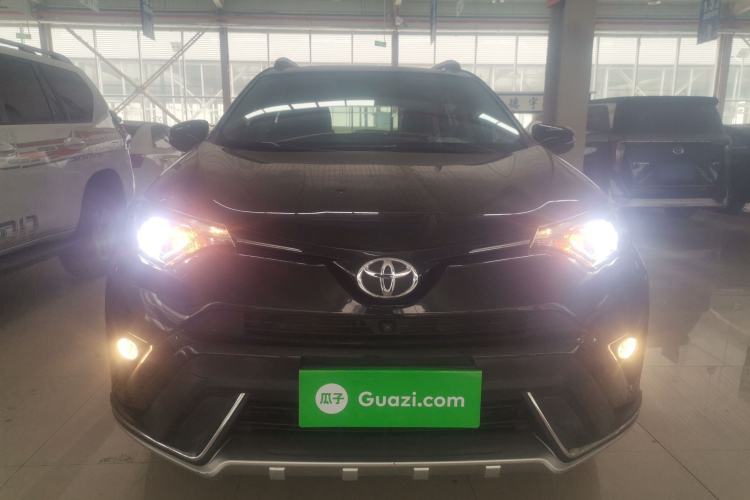 Used Toyota RAV4 2016 2.0L CVT Two-Wheel Drive Fashion Edition China V Standard Front