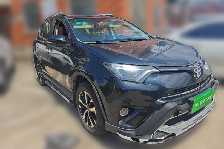 Used Toyota RAV4 2016 2.0L CVT Two-Wheel Drive Smart Edition China V Standard Front Right 45 Deg