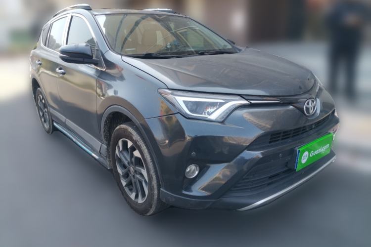 Used Toyota RAV4 2016 2.5L Automatic 4x4 Elite Edition Front Right 45 Deg