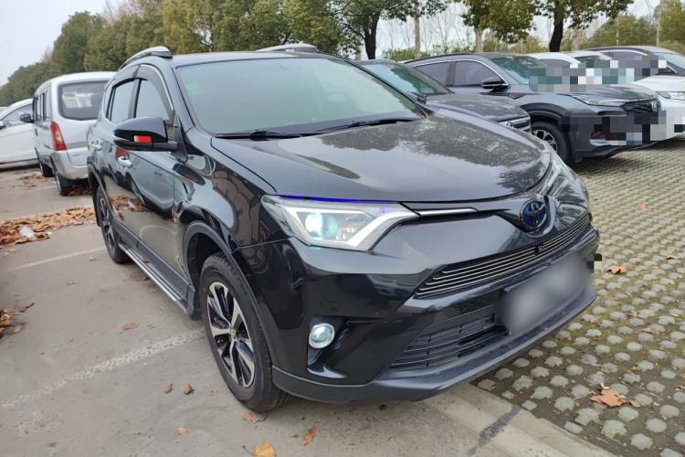 Used Toyota RAV4 2016 2.0L CVT Two-Wheel Drive Fashion Edition China V Standard Front Right 45 Deg