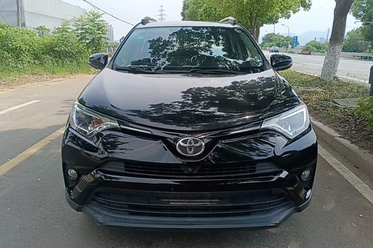 Used Toyota RAV4 2016 2.0L CVT Two-Wheel Drive Fashion Edition China V Standard Front