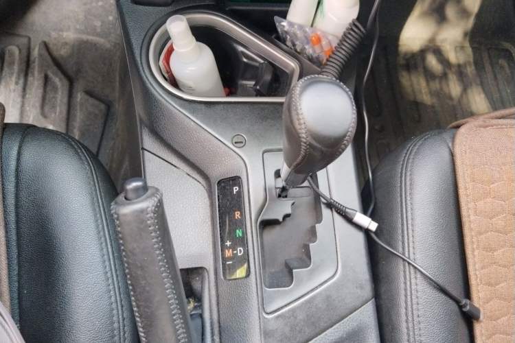 Used Toyota RAV4 2016 2.0L CVT Two-Wheel Drive Comfort Edition China V Standard Gear Lever