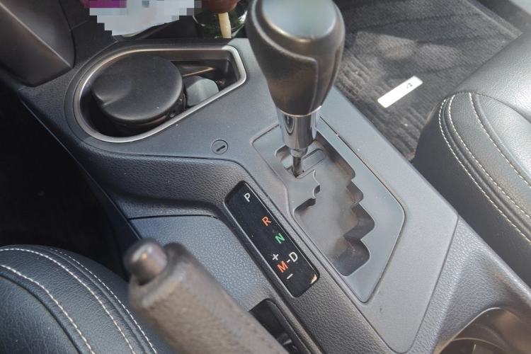 Used Toyota RAV4 2016 2.0L CVT Two-Wheel Drive Fashion Edition China V Standard Gear Lever