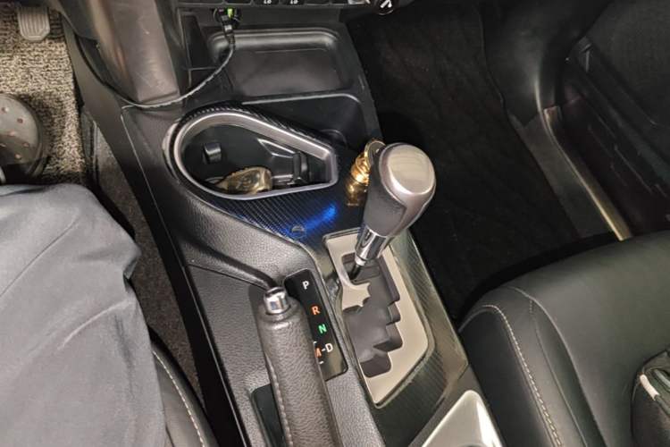 Used Toyota RAV4 2016 2.0L CVT 4x4 New Edition China V Standard Gear Lever