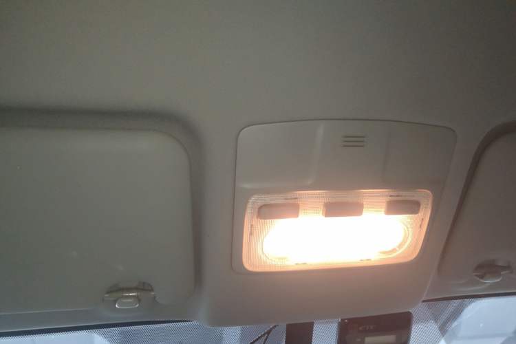 Used Toyota RAV4 2016 2.0L CVT Two-Wheel Drive Urban Edition China V Standard Headliner