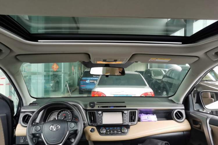 Used Toyota RAV4 2016 2.0L CVT Two-Wheel Drive Fashion Edition China V Standard Headliner